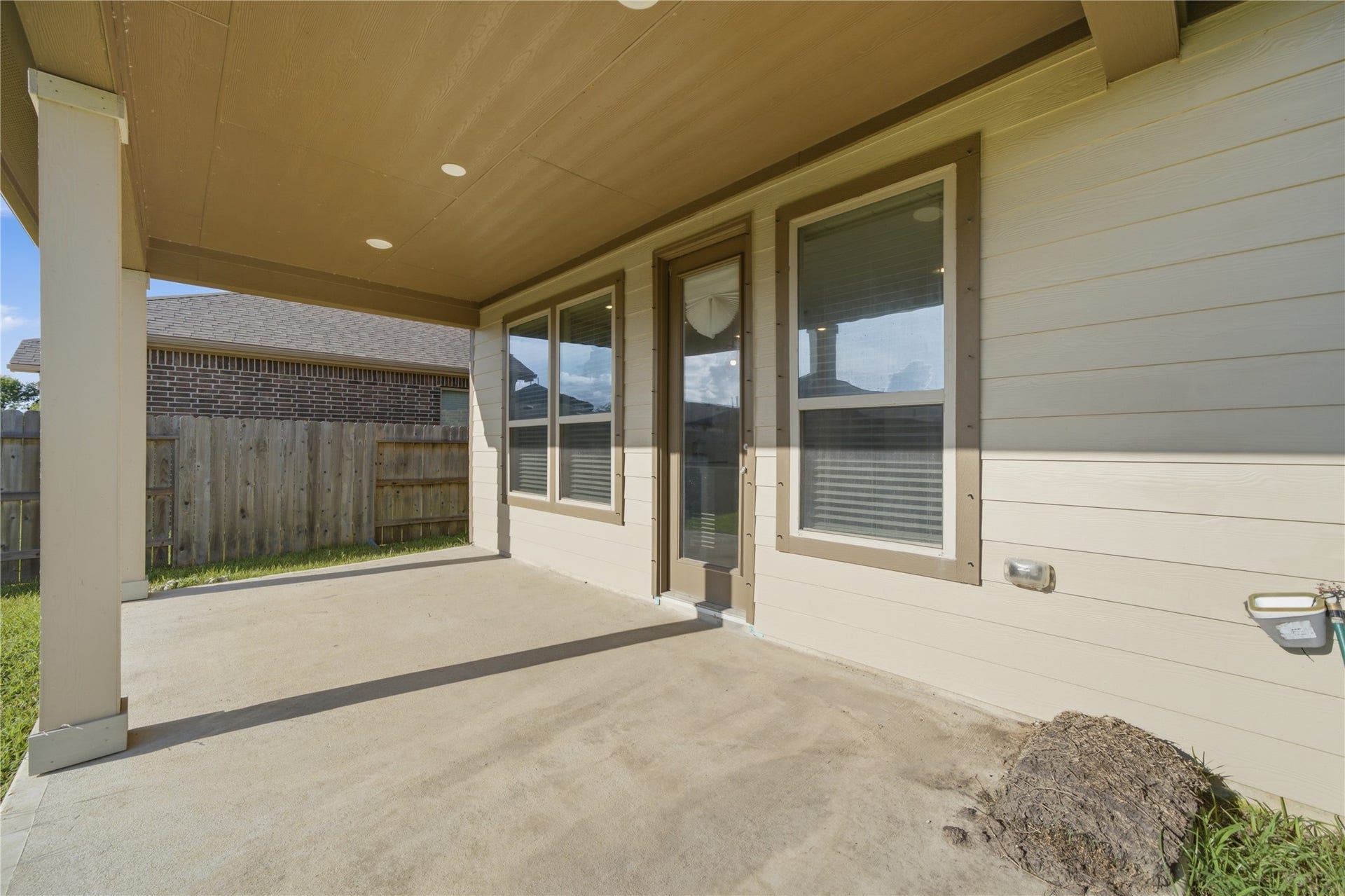 10318 Mount Winchell Drive, Iowa Colony, TX 77583 10318 Mount Winchell Drive, Iowa Colony, TX 77583