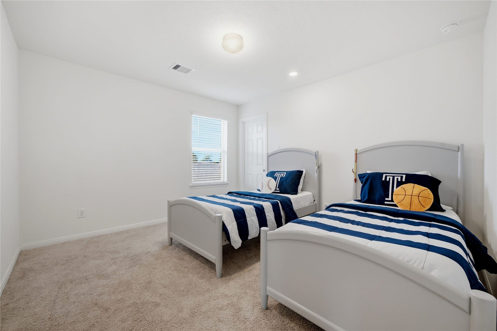 10318 Mount Winchell Drive, Iowa Colony, TX 77583 10318 Mount Winchell Drive, Iowa Colony, TX 77583