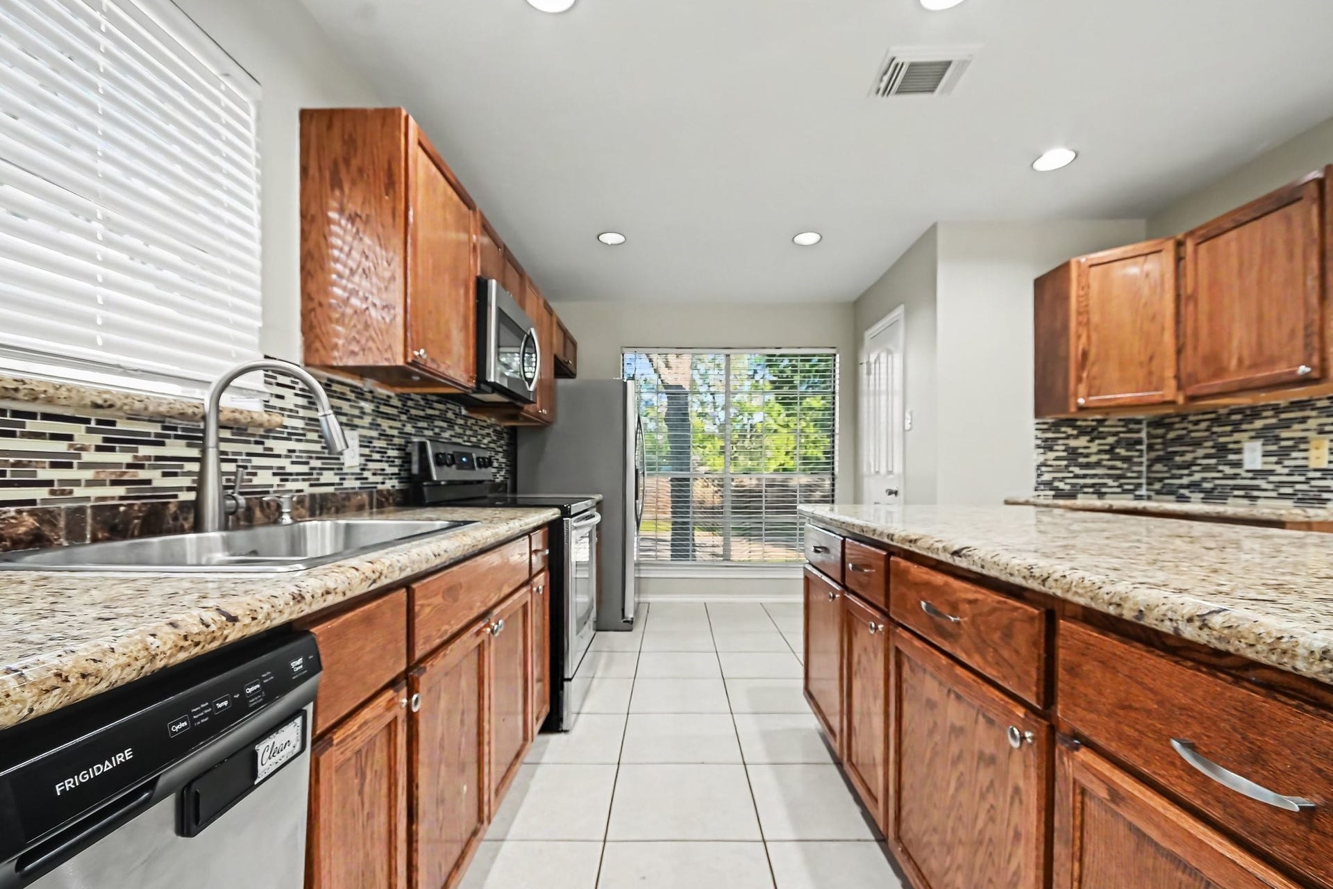 2604 Briarglen Drive, Pearland, TX 77581 2604 Briarglen Drive, Pearland, TX 77581