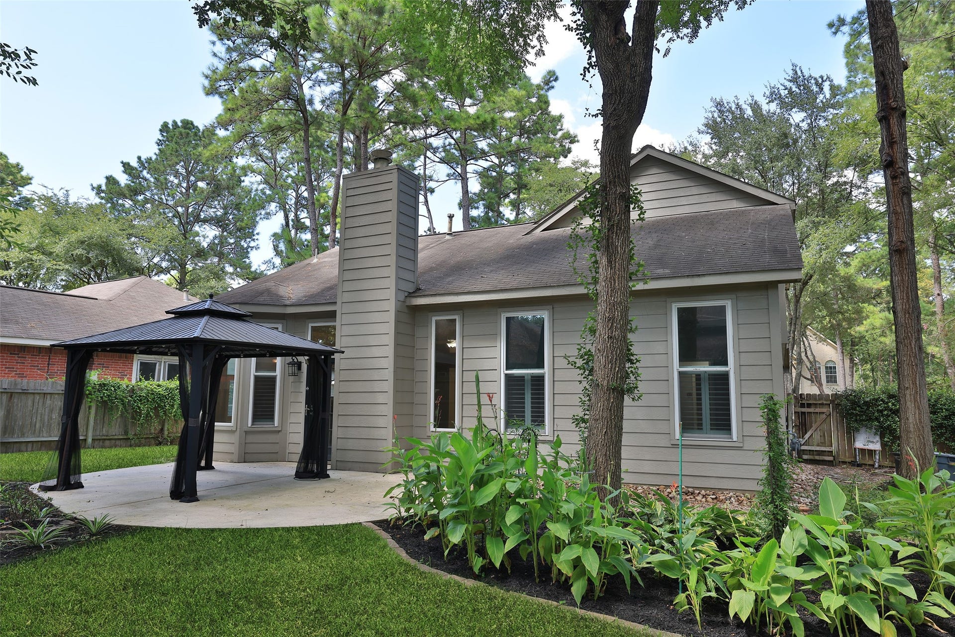 21 Long Hearth Place, The Woodlands, TX 77382 21 Long Hearth Place, The Woodlands, TX 77382