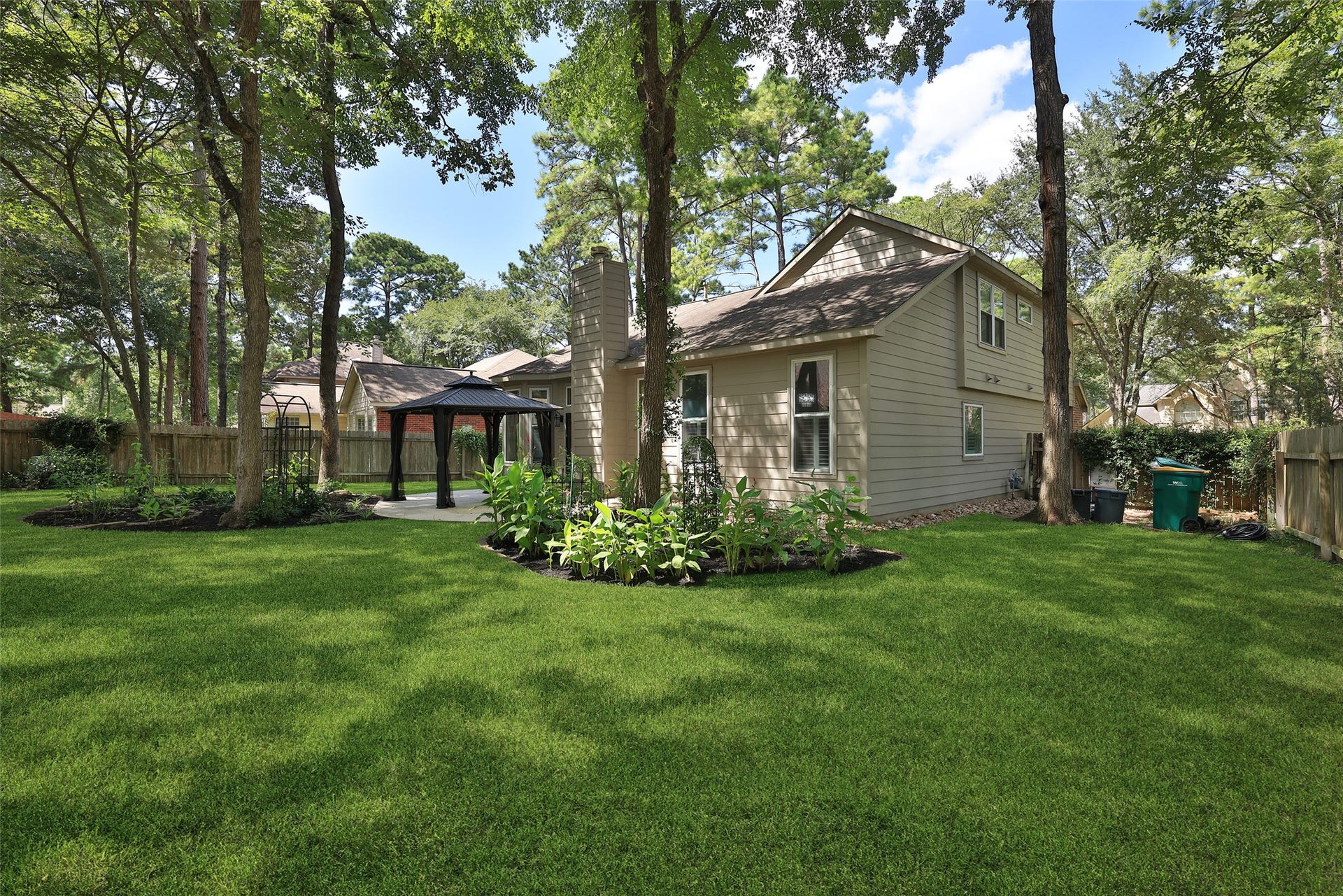 21 Long Hearth Place, The Woodlands, TX 77382 21 Long Hearth Place, The Woodlands, TX 77382