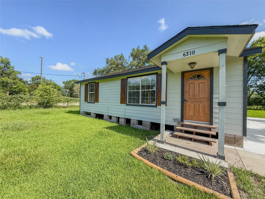 Property photo for 6310 Brookside Road, Brookside Village, TX