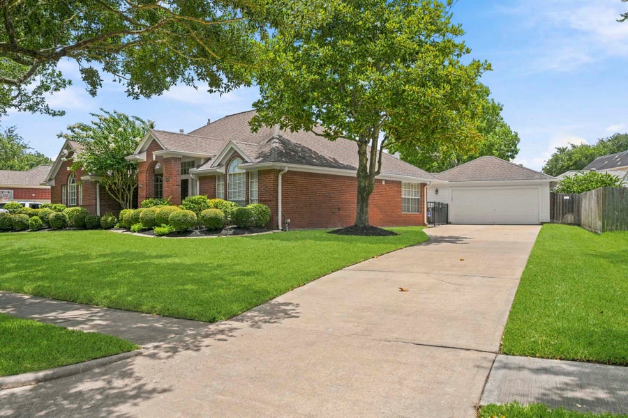 Property photo for 1735 Berkoff Drive, Sugar Land, TX
