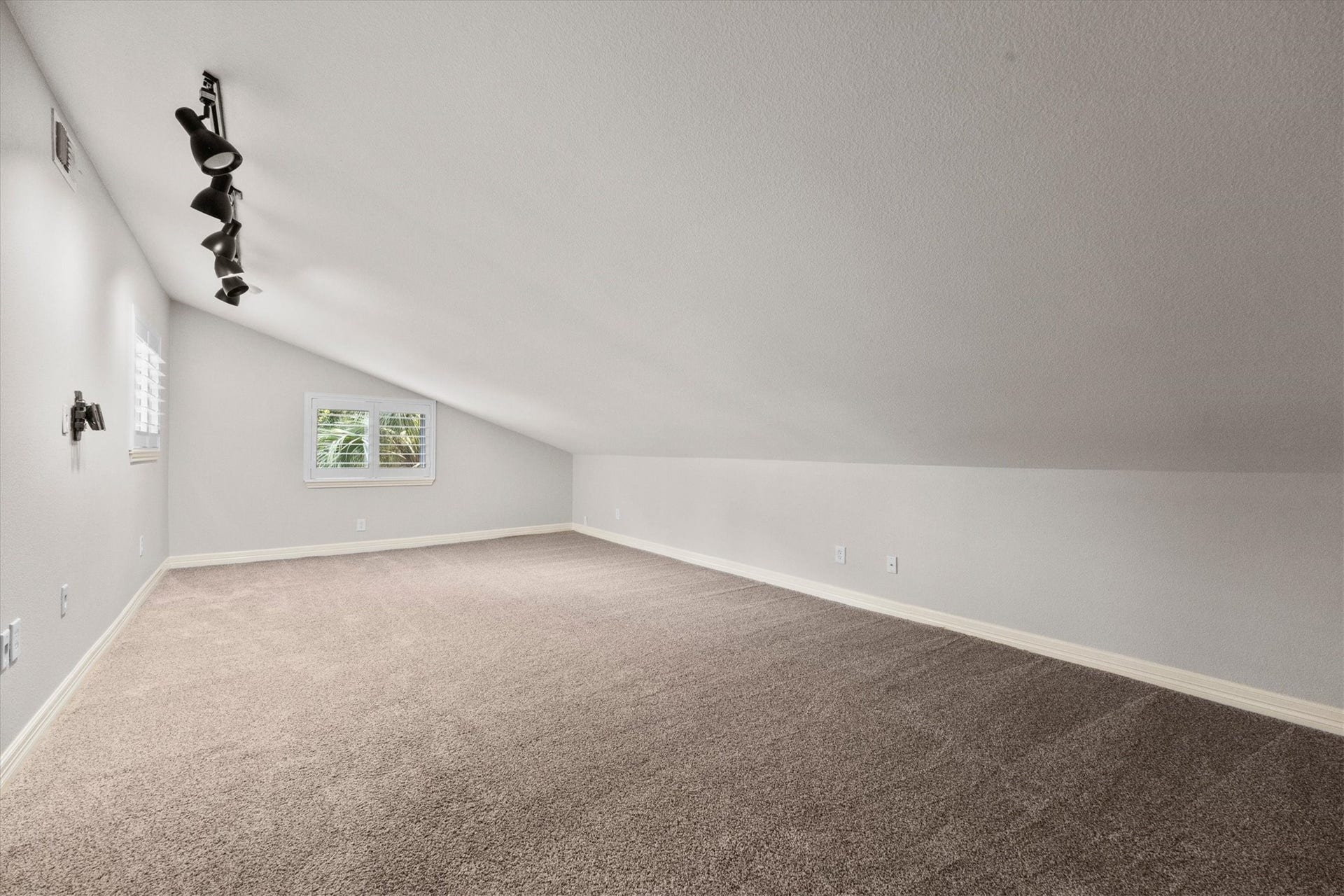 7119 Poole Road, Spring, TX 77379 This could be a media room, an office, an extra bedroom or storage.
