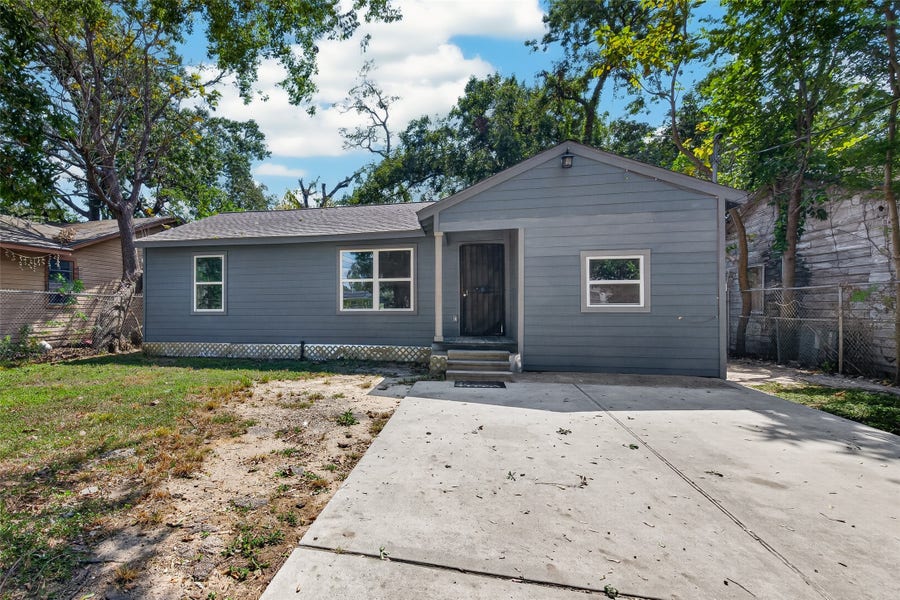 Property photo for 8166 Oak Knoll Lane, Houston, TX