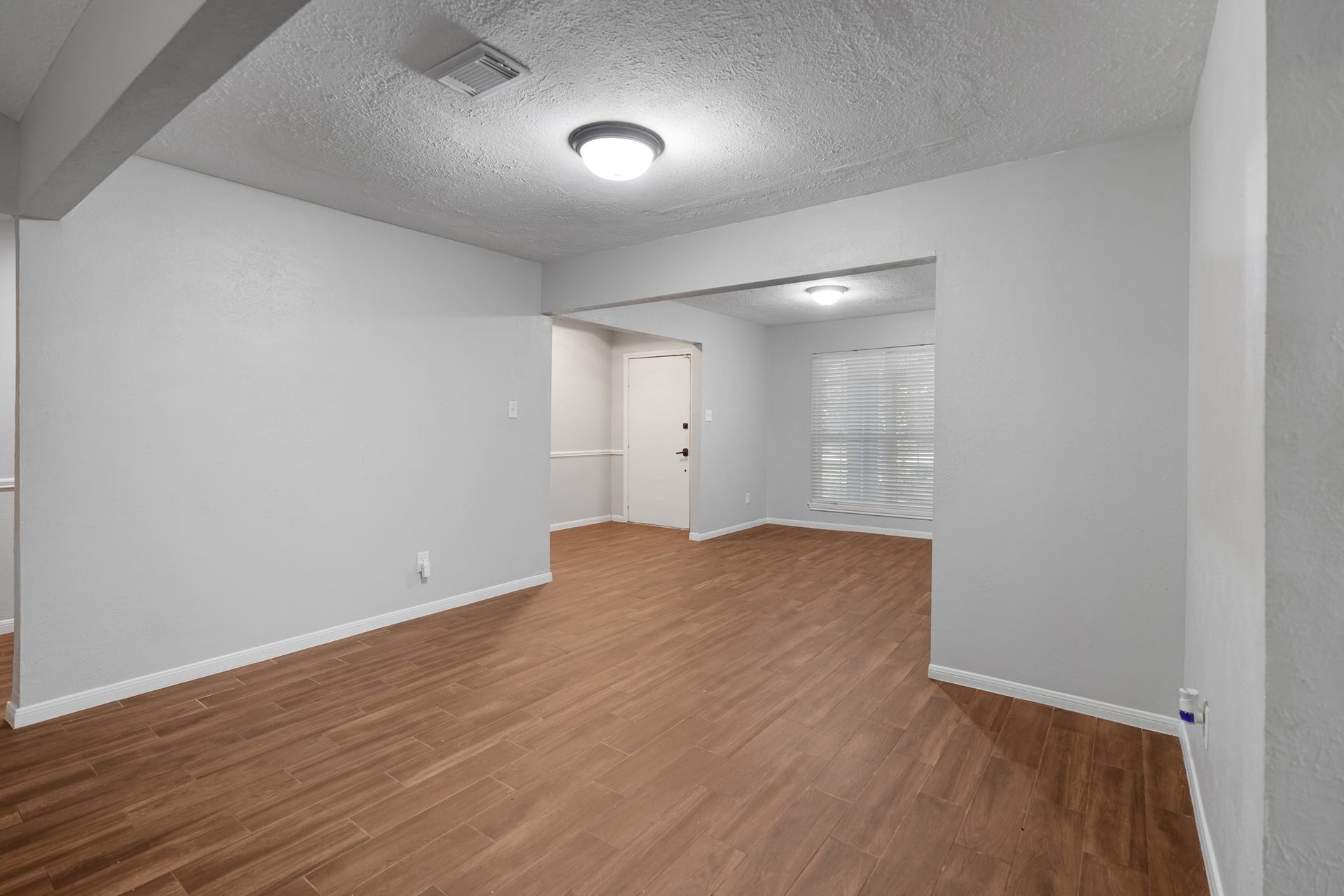 2102 Oak Shores Drive, Houston, TX 77339 This flexible area can be a formal dining room.