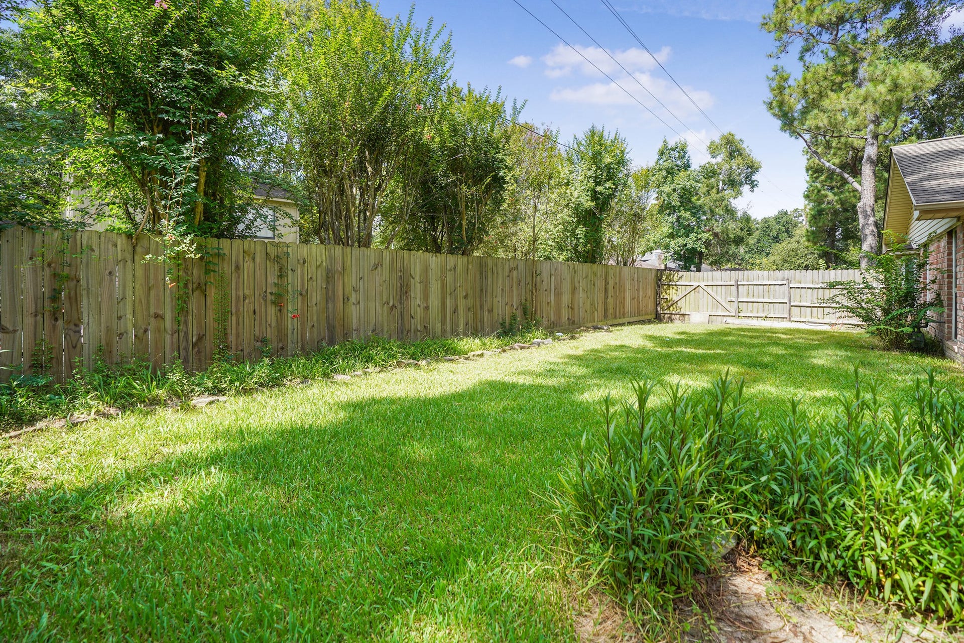 2102 Oak Shores Drive, Houston, TX 77339 2102 Oak Shores Drive, Houston, TX 77339