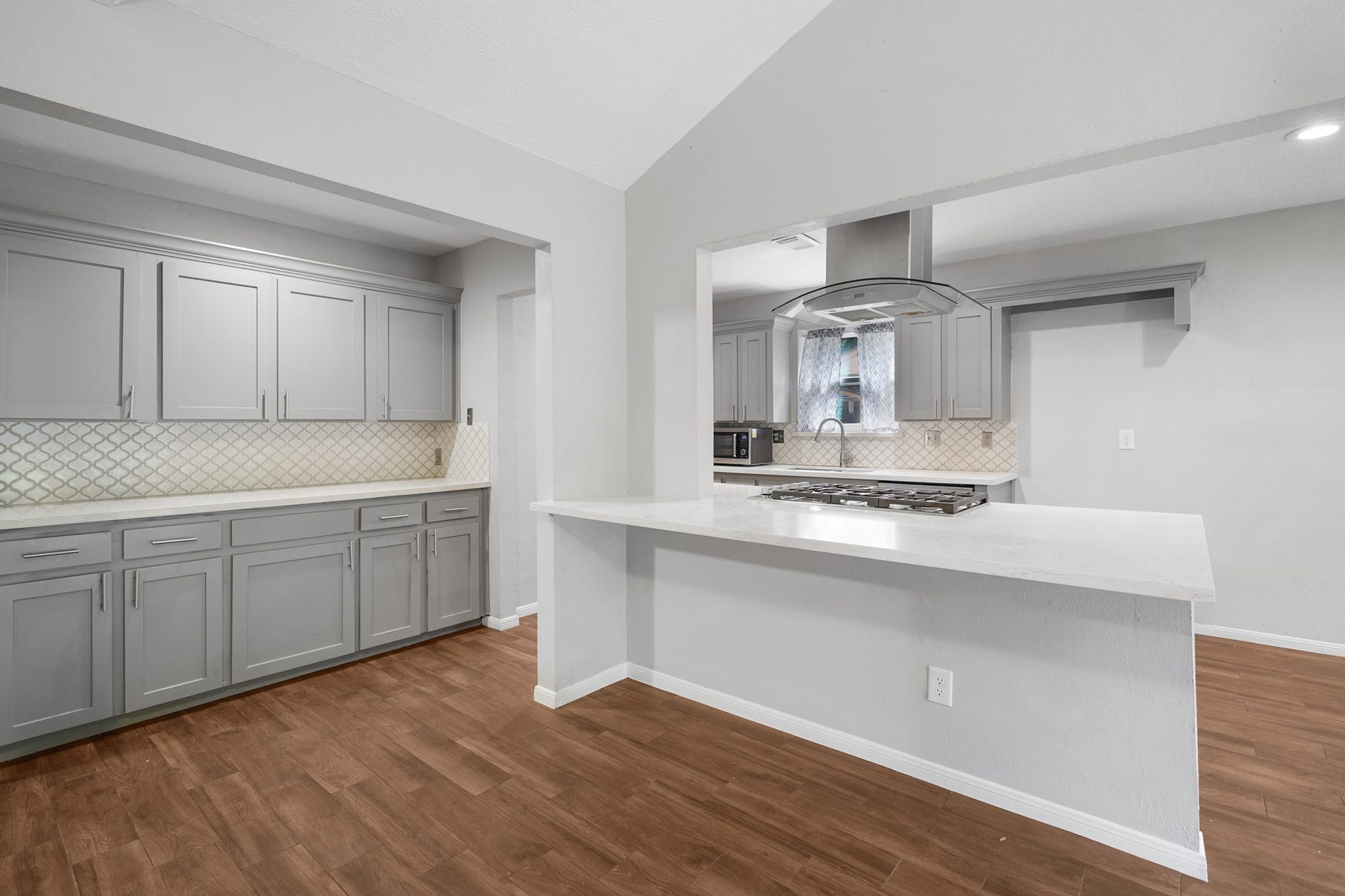 2102 Oak Shores Drive, Houston, TX 77339 Great floor plan with updated kitchen open to the family room.