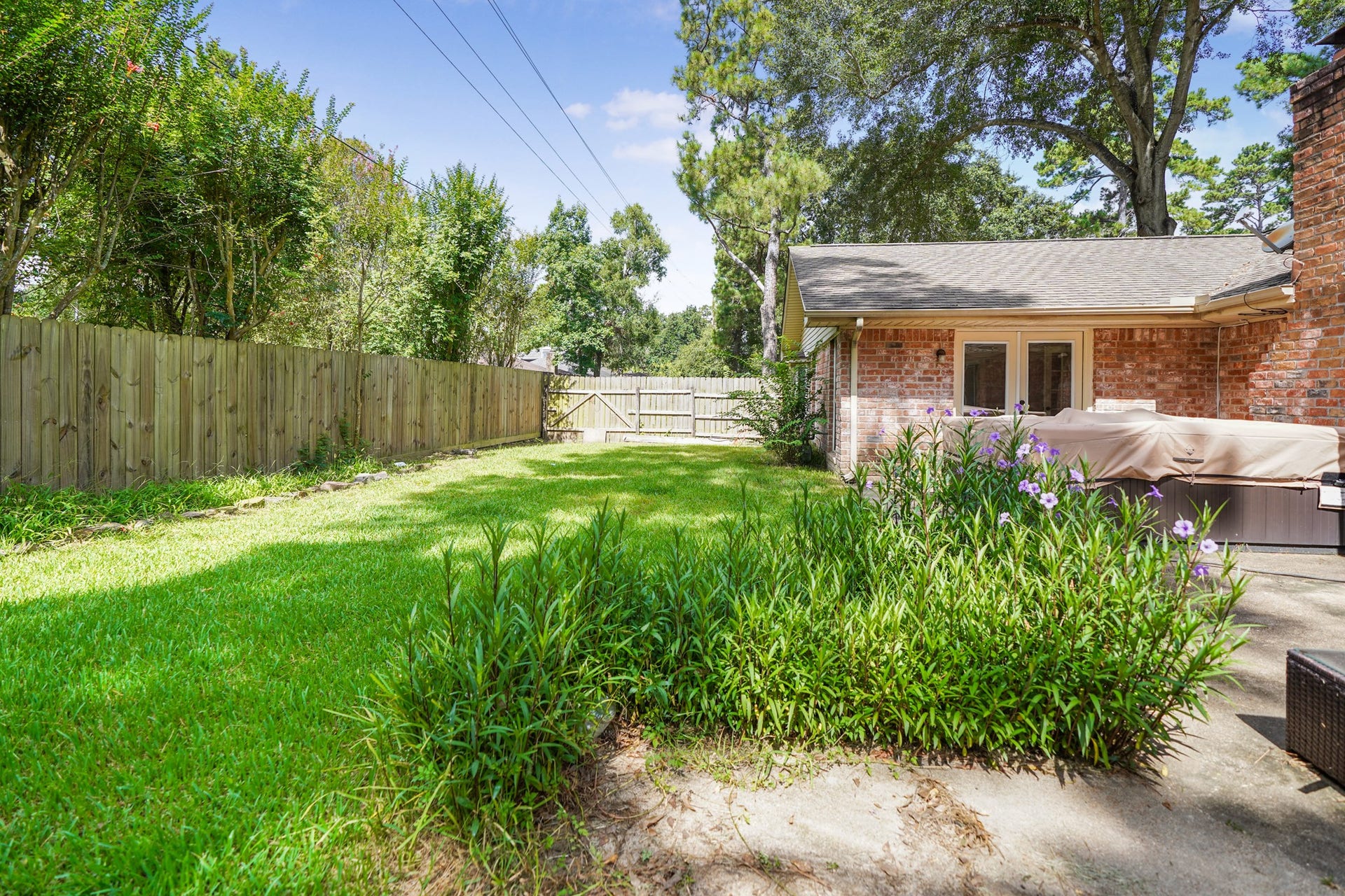 2102 Oak Shores Drive, Houston, TX 77339 2102 Oak Shores Drive, Houston, TX 77339