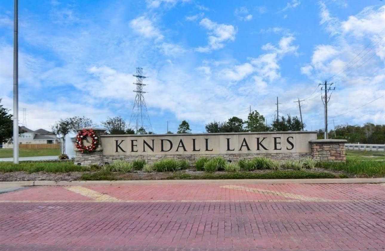 303 Lake Line Drive, Alvin, TX 77511 303 Lake Line Drive, Alvin, TX 77511