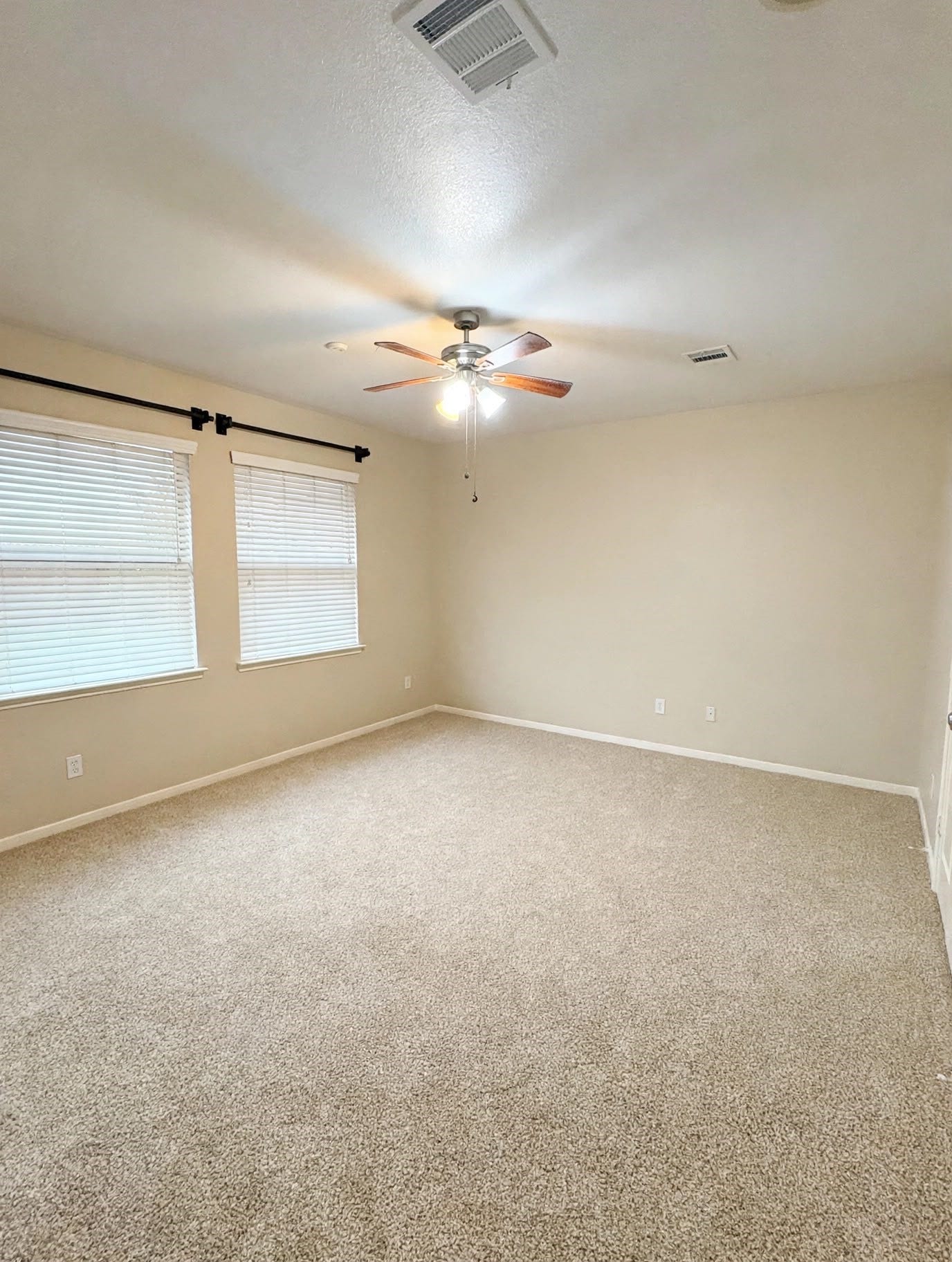 303 Lake Line Drive, Alvin, TX 77511 Master bedroom