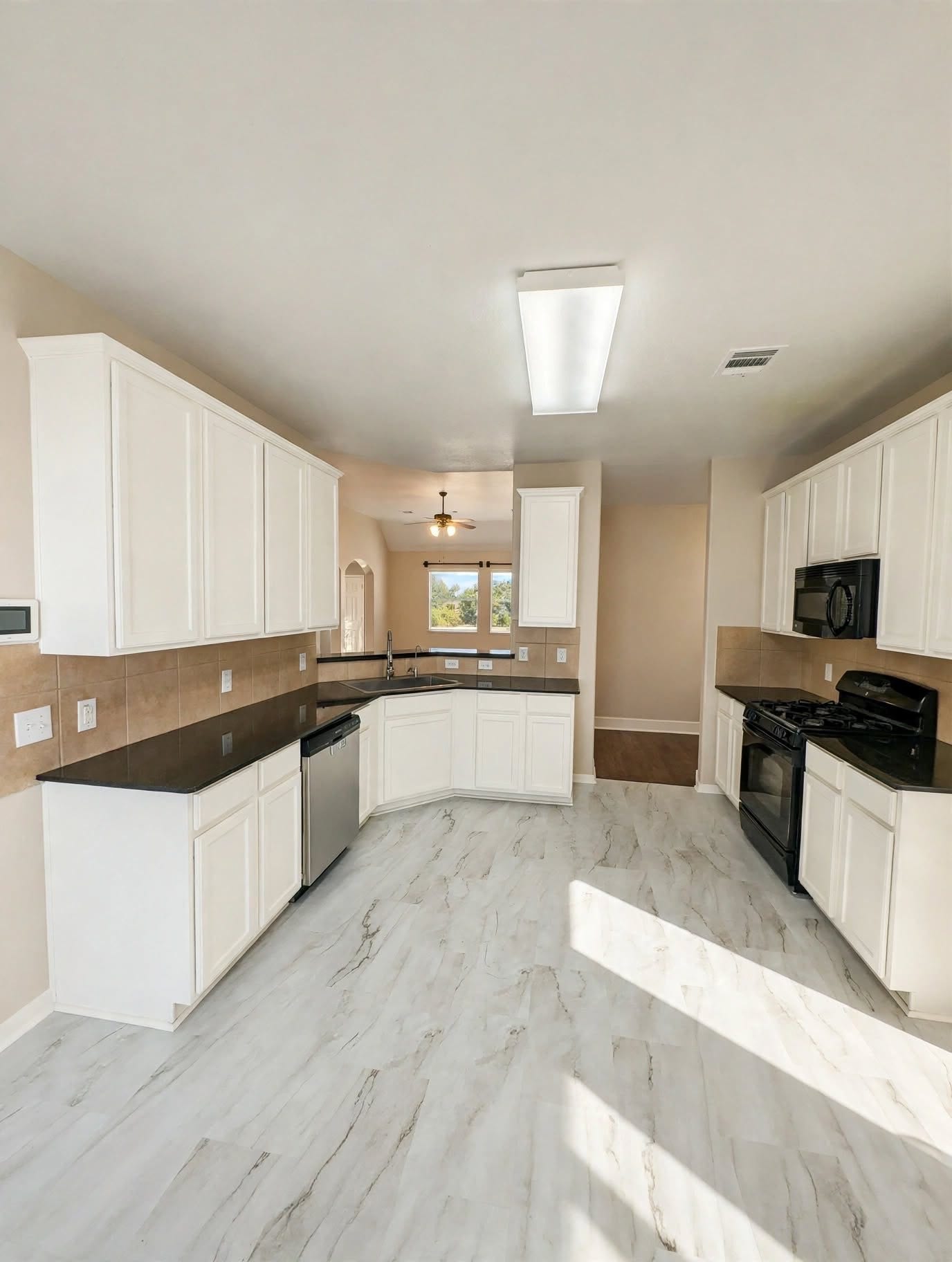 303 Lake Line Drive, Alvin, TX 77511 303 Lake Line Drive, Alvin, TX 77511