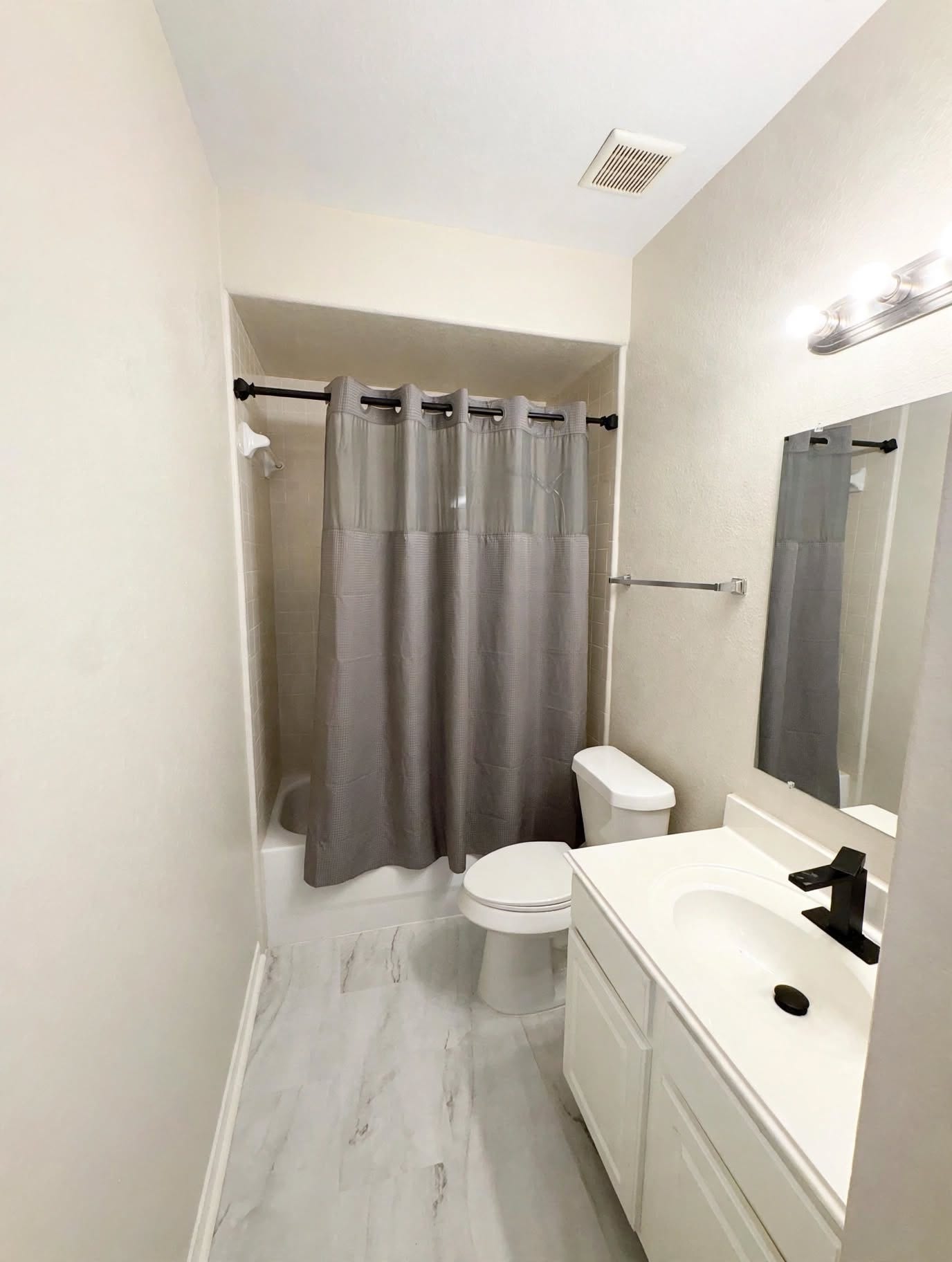 303 Lake Line Drive, Alvin, TX 77511 303 Lake Line Drive, Alvin, TX 77511