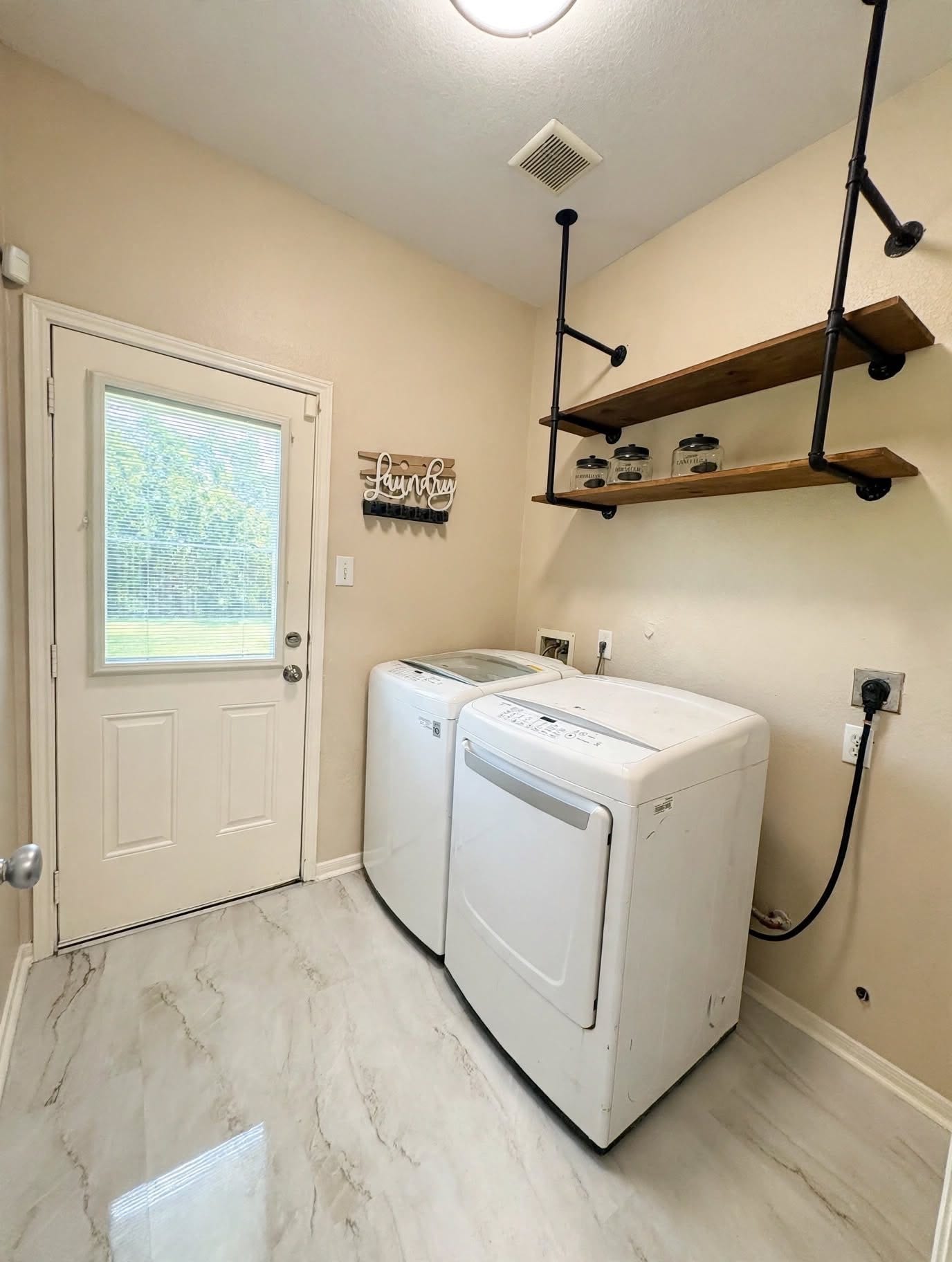 303 Lake Line Drive, Alvin, TX 77511 303 Lake Line Drive, Alvin, TX 77511