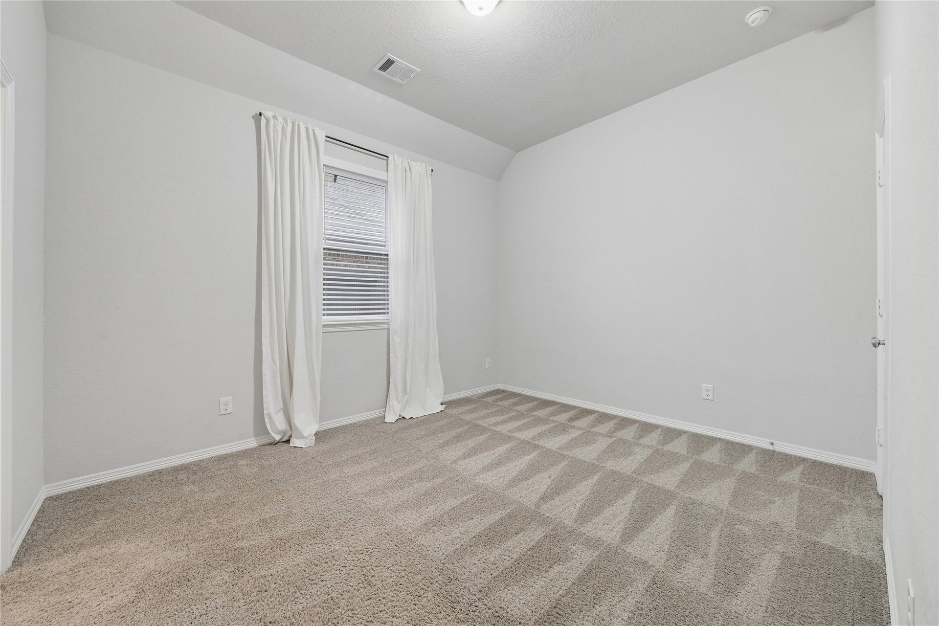 14231 Archer County Trail, Cypress, TX 77429 4th bedroom 12x12 w. shared access to full bath.