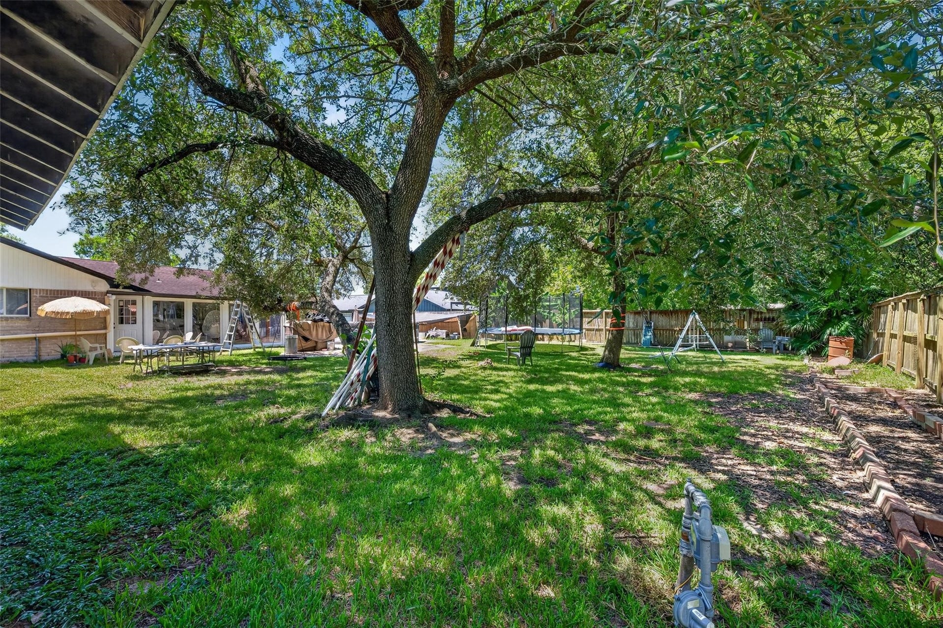104 Burgundy Lane, League City, TX 77573 104 Burgundy Lane, League City, TX 77573