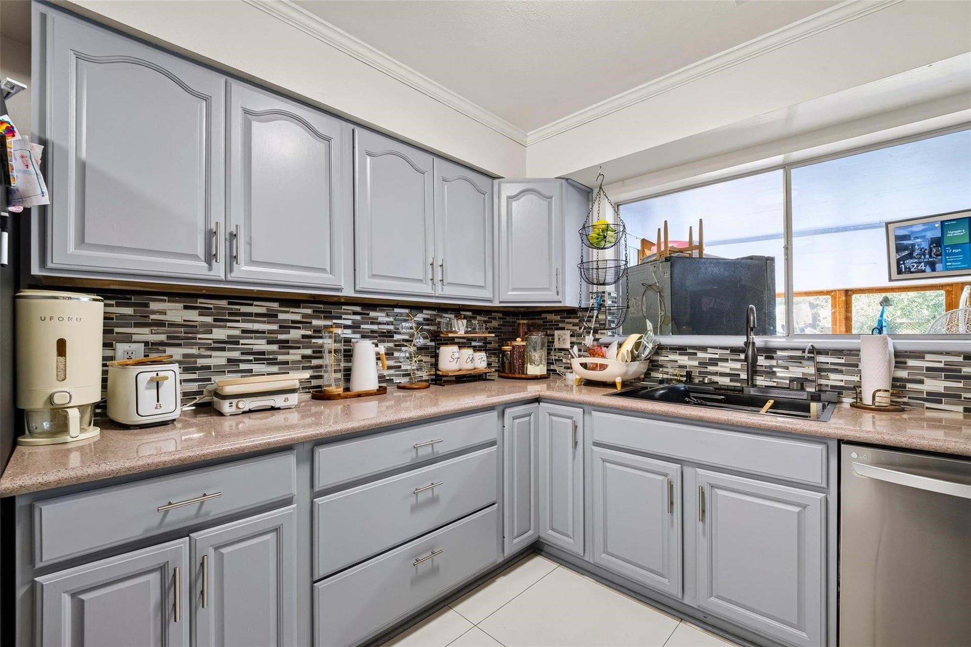 104 Burgundy Lane, League City, TX 77573 104 Burgundy Lane, League City, TX 77573
