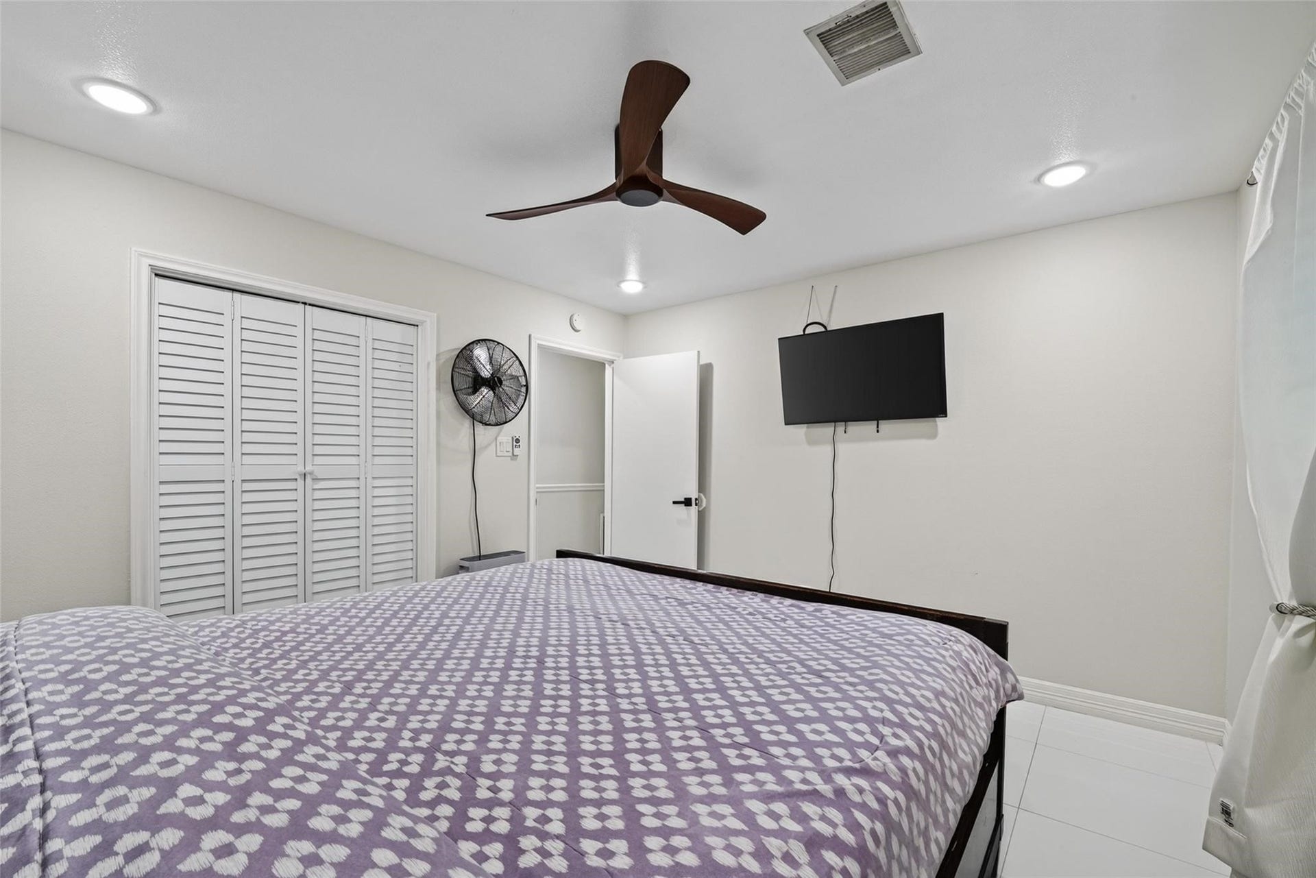 104 Burgundy Lane, League City, TX 77573 104 Burgundy Lane, League City, TX 77573