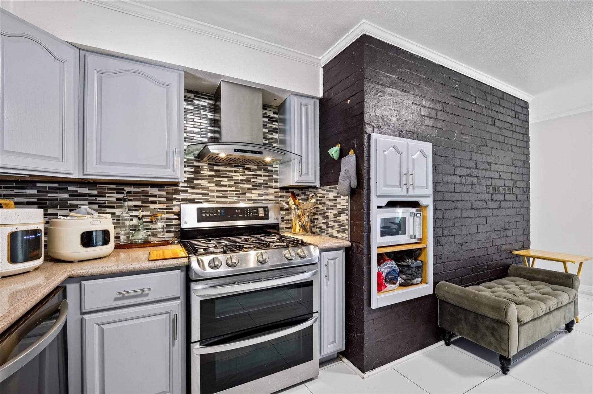 104 Burgundy Lane, League City, TX 77573 104 Burgundy Lane, League City, TX 77573