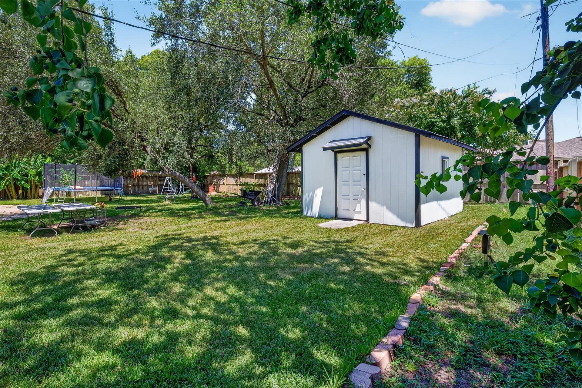 104 Burgundy Lane, League City, TX 77573 104 Burgundy Lane, League City, TX 77573