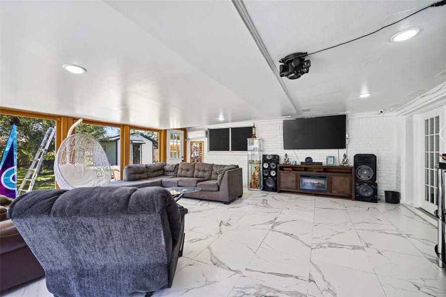 Property photo for 104 Burgundy Lane, League City, TX