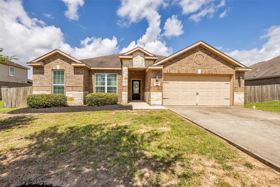Property photo for 18886 Atascosa Trail, Magnolia, TX