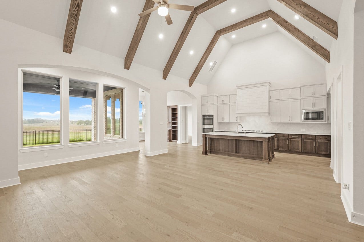 1203 Basset Hound Drive, Montgomery, TX 77316 Family Room with Vaulted Ceilings, Wood Beams & Natural Light