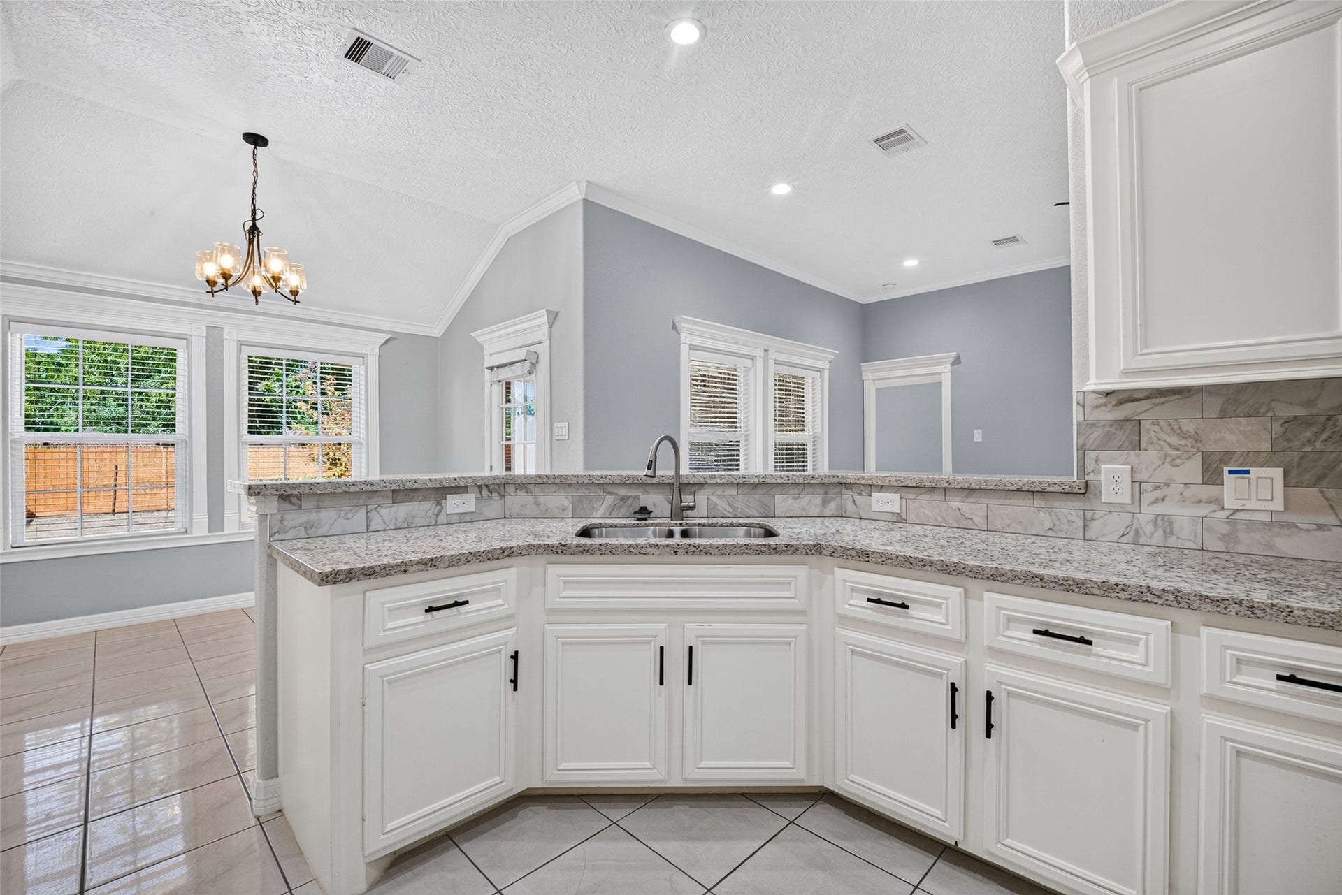 803 Avenue K, South Houston, TX 77587 803 Avenue K, South Houston, TX 77587