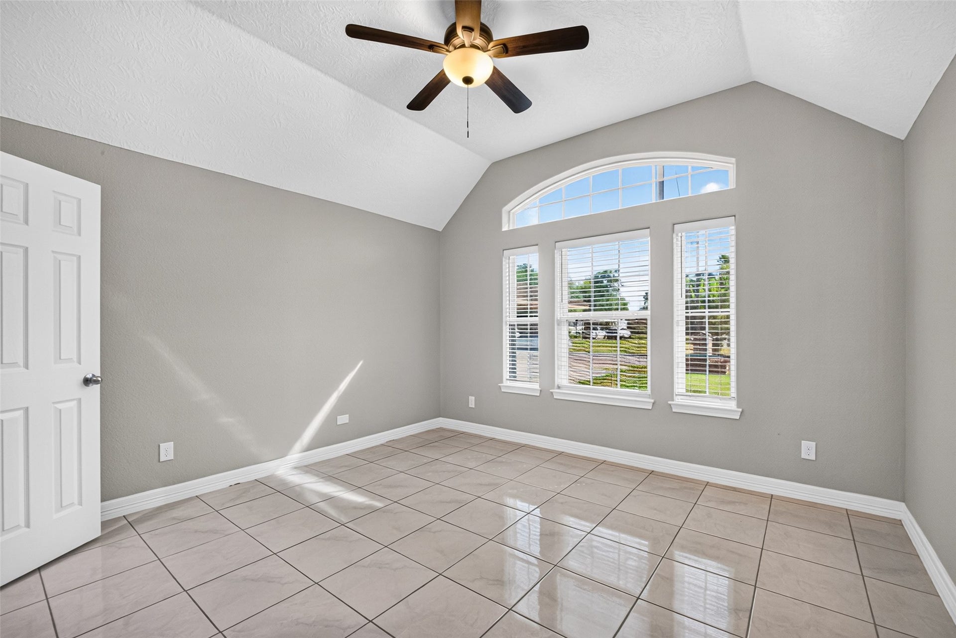 803 Avenue K, South Houston, TX 77587 803 Avenue K, South Houston, TX 77587