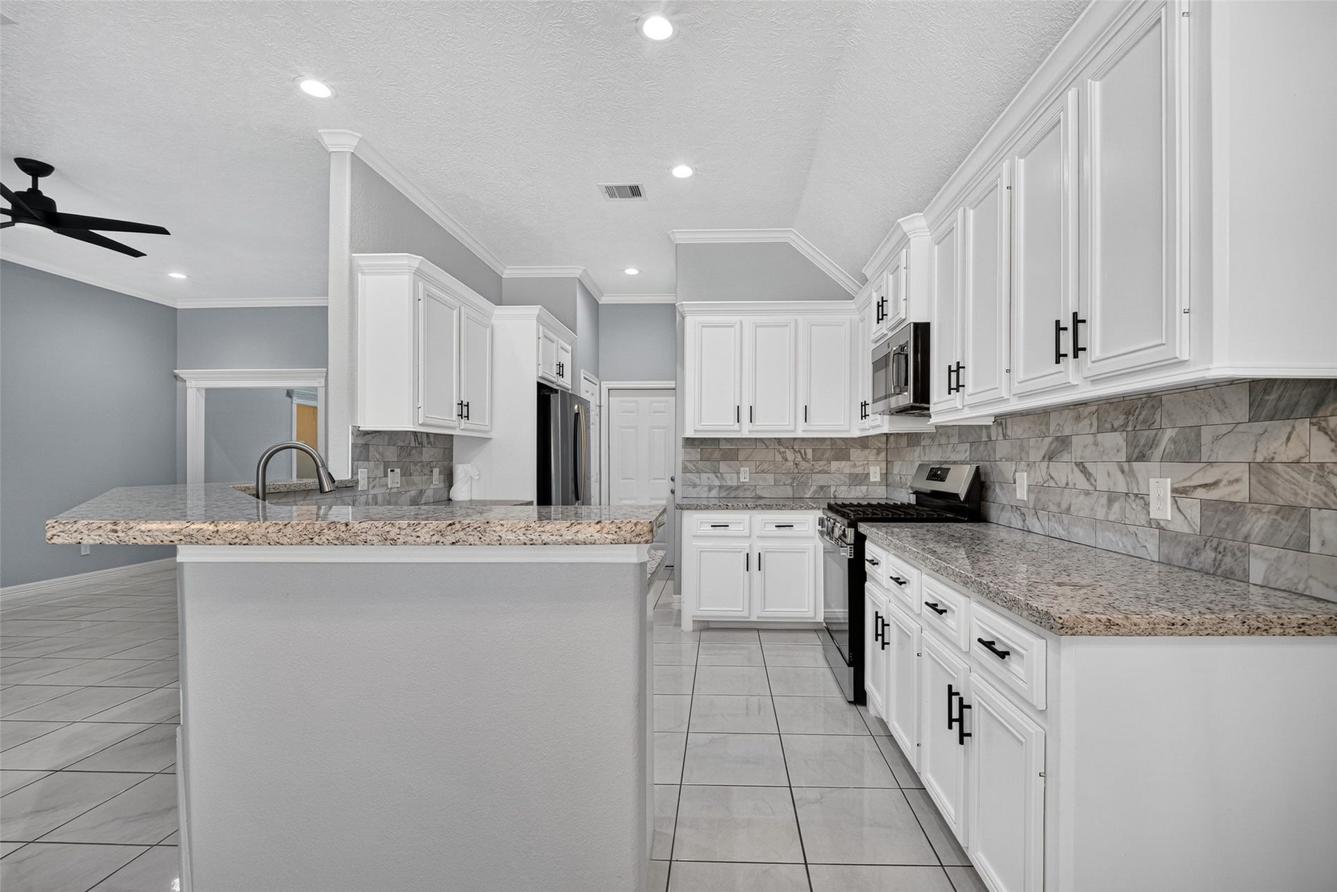 803 Avenue K, South Houston, TX 77587 803 Avenue K, South Houston, TX 77587
