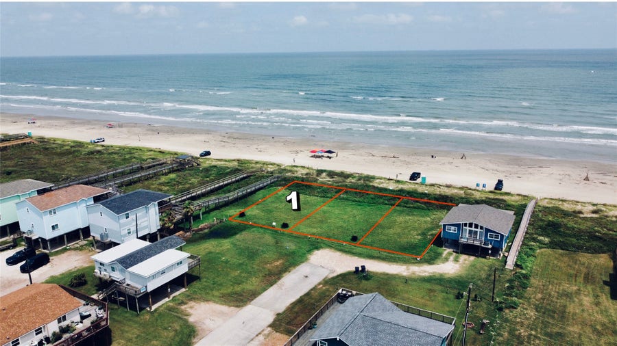 Property photo for 101 Nesmith Place, Surfside Beach, TX