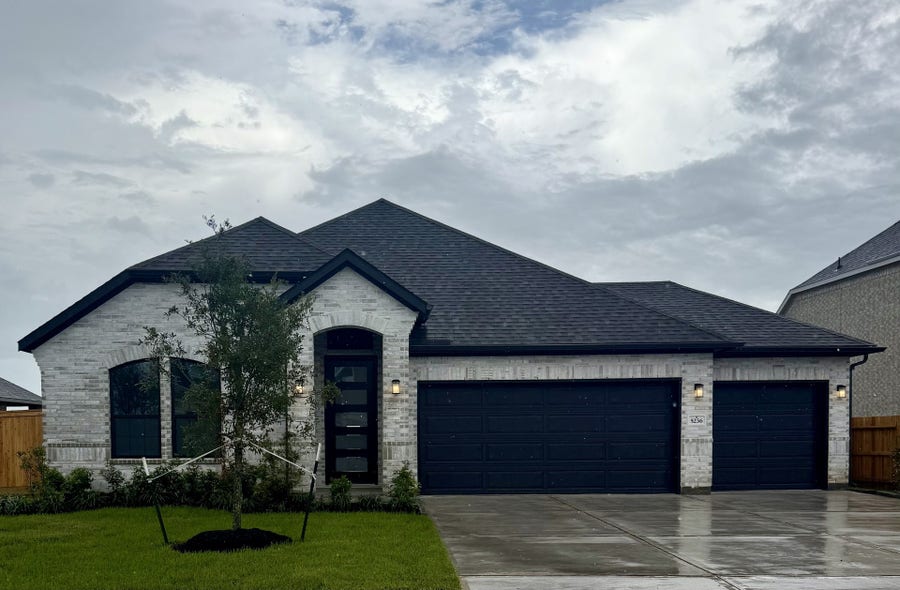 Property photo for 5236 Autumn Hills Trail, Pearland, TX