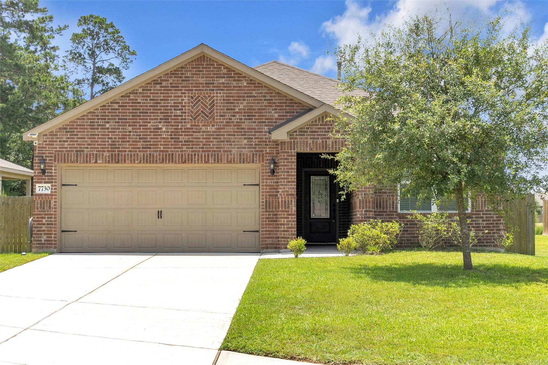 7730 Boulder Sunstone Ln, Conroe, TX 77304 LGI Homes - 3/2/2