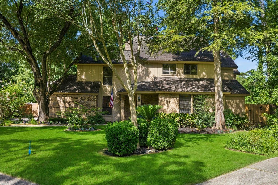 Property photo for 27 Shining Lakes Place, The Woodlands, TX