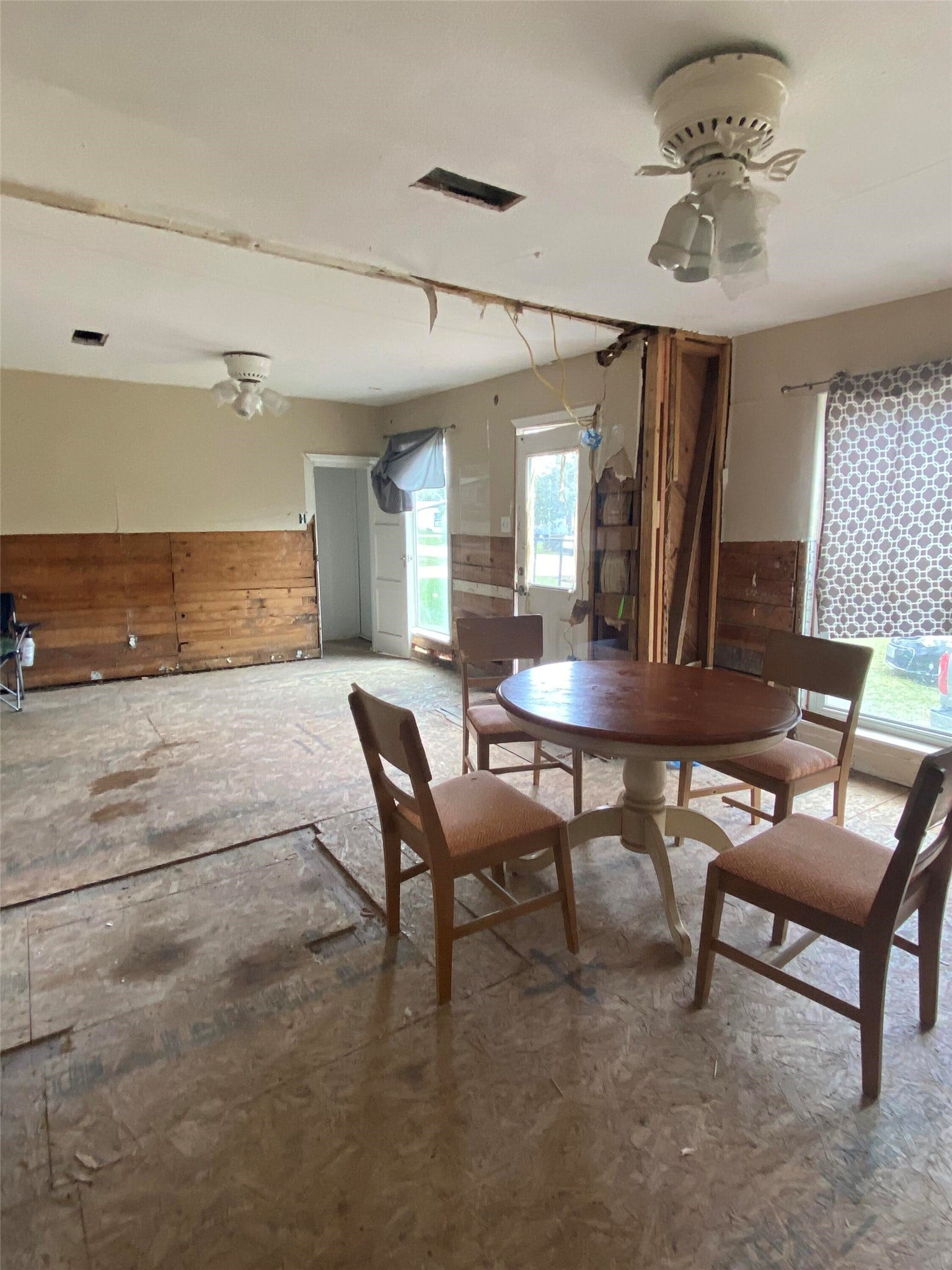 4605 Dakota Street, Dickinson, TX 77539 4605 Dakota Street, Dickinson, TX 77539