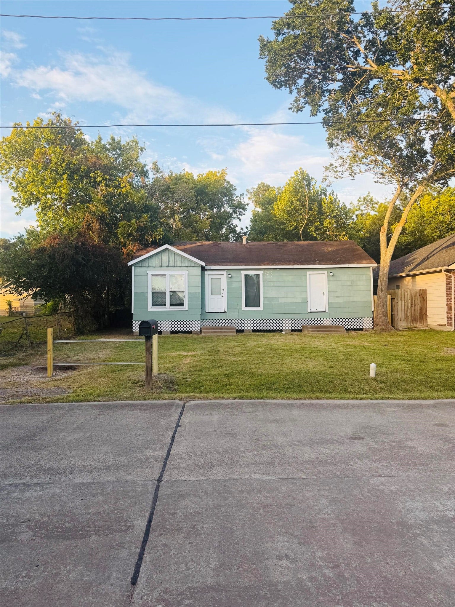 4605 Dakota Street, Dickinson, TX 77539 4605 Dakota Street, Dickinson, TX 77539