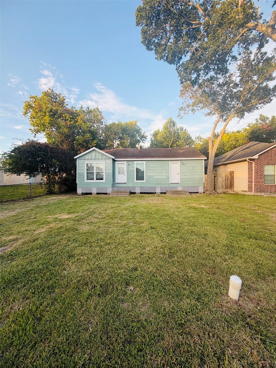 Property photo for 4605 Dakota Street, Dickinson, TX