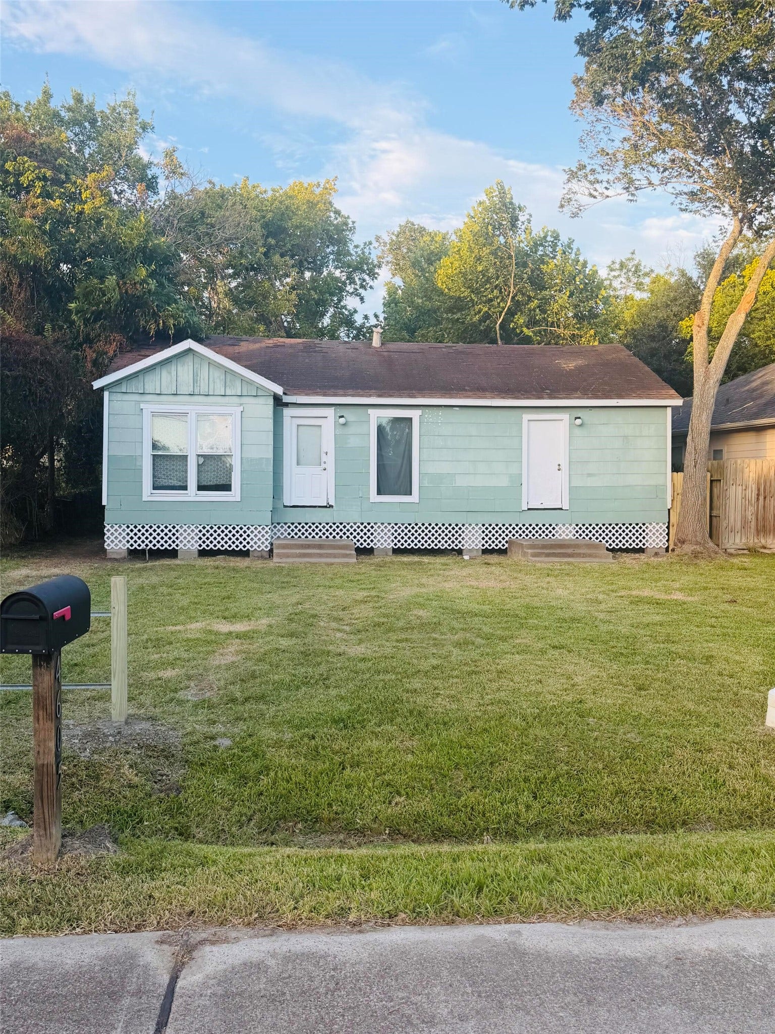 4605 Dakota Street, Dickinson, TX 77539 4605 Dakota Street, Dickinson, TX 77539