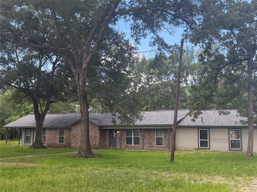 Property photo for 9950 Oak Tree Drive, Conroe, TX