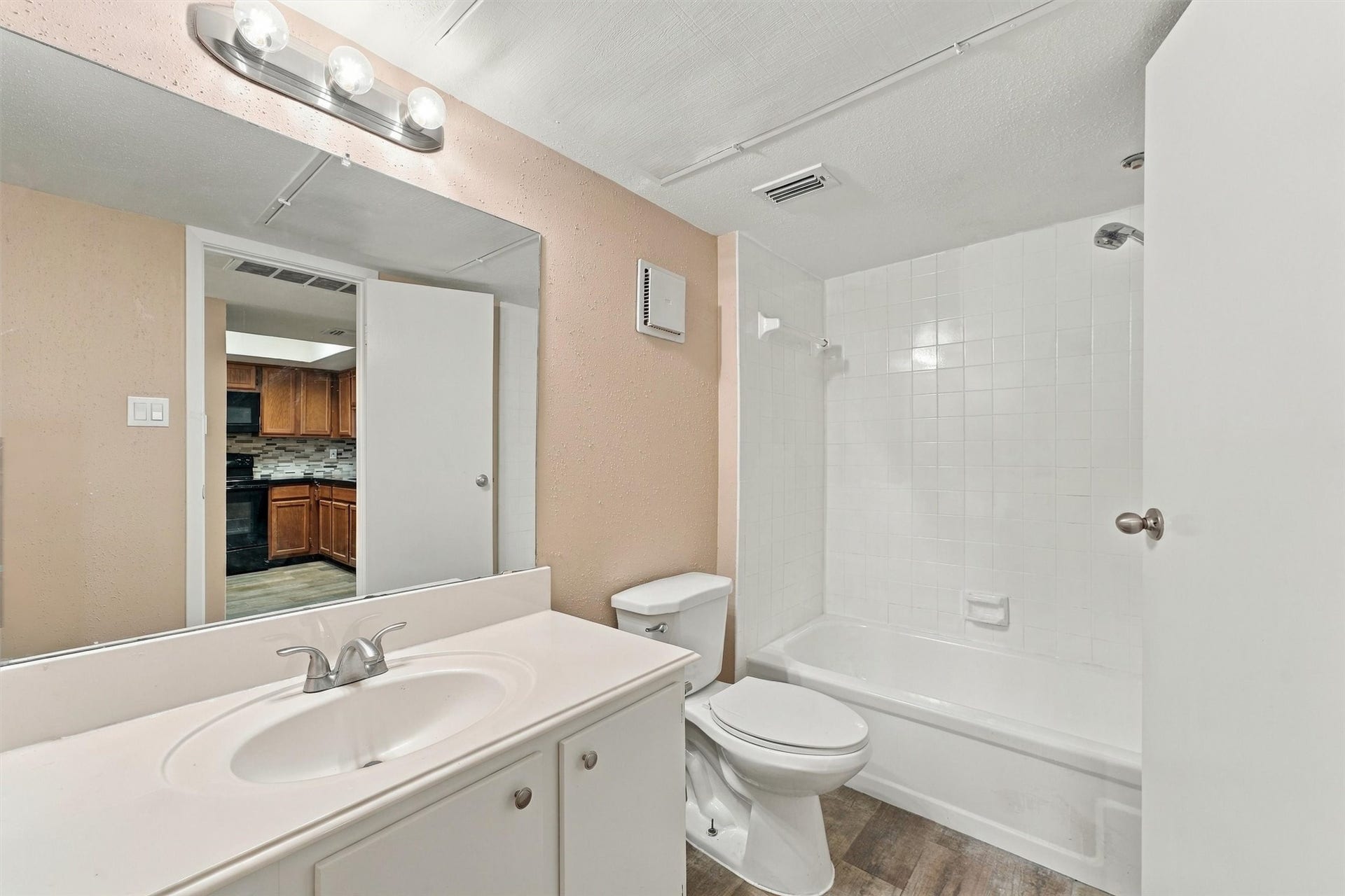 14777 Wunderlich Drive, #2405, Houston, TX 77069 14777 Wunderlich Drive, #2405, Houston, TX 77069
