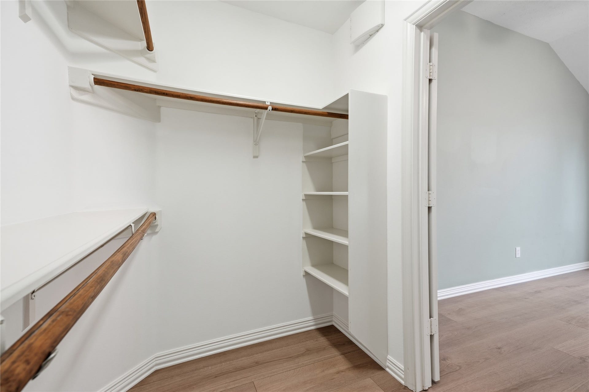 1411 Pebble Banks Lane, Seabrook, TX 77586 Large primary closet with built in shelving