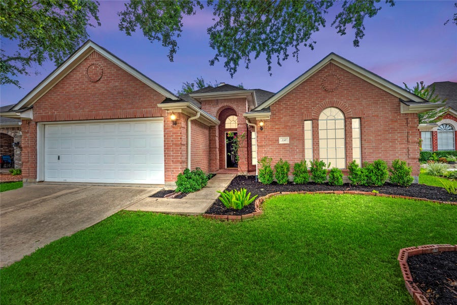 Property photo for 210 Leisure Drive, Stafford, TX
