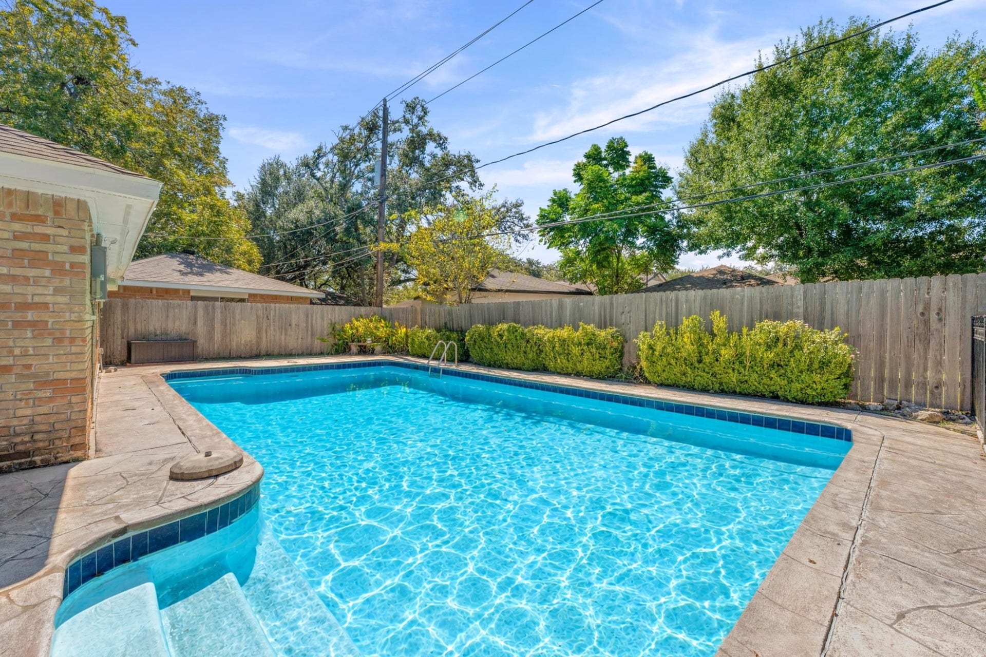 11006 Ashcroft Drive, Houston, TX 77096 11006 Ashcroft Drive, Houston, TX 77096