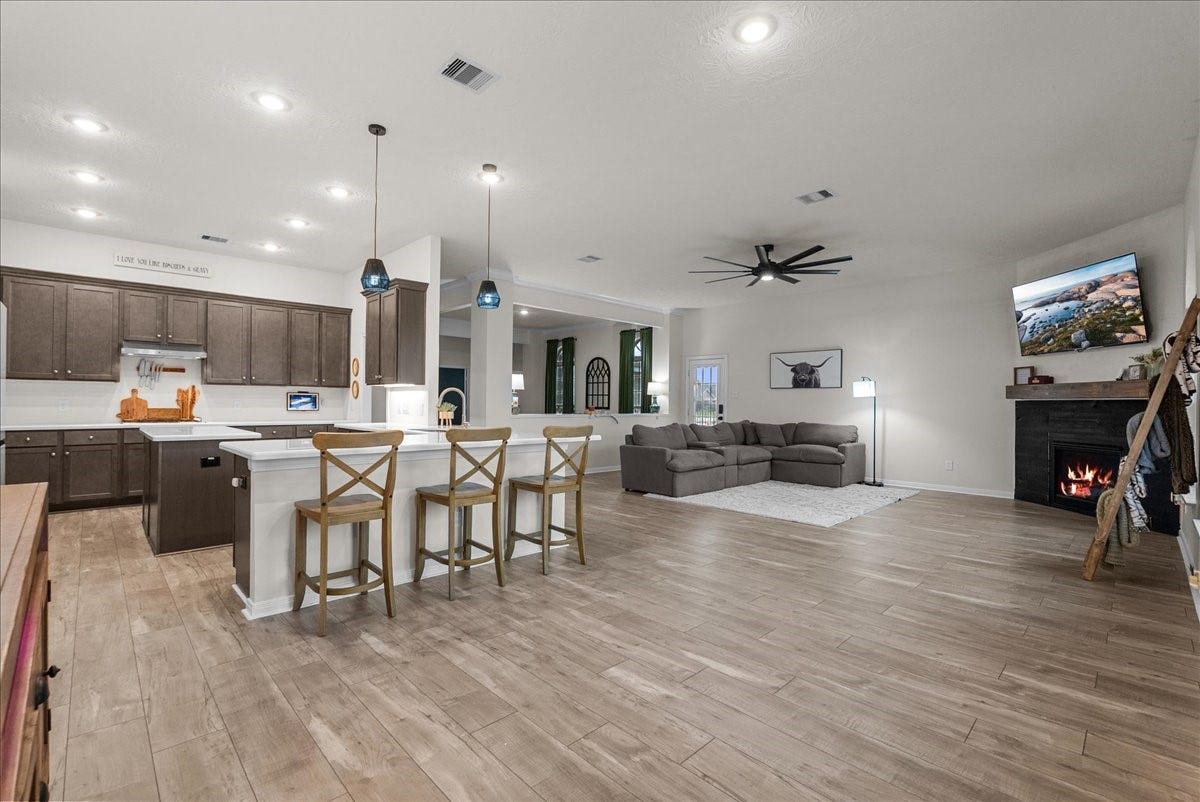 3310 Bastian Road, Dickinson, TX 77539 3310 Bastian Road, Dickinson, TX 77539
