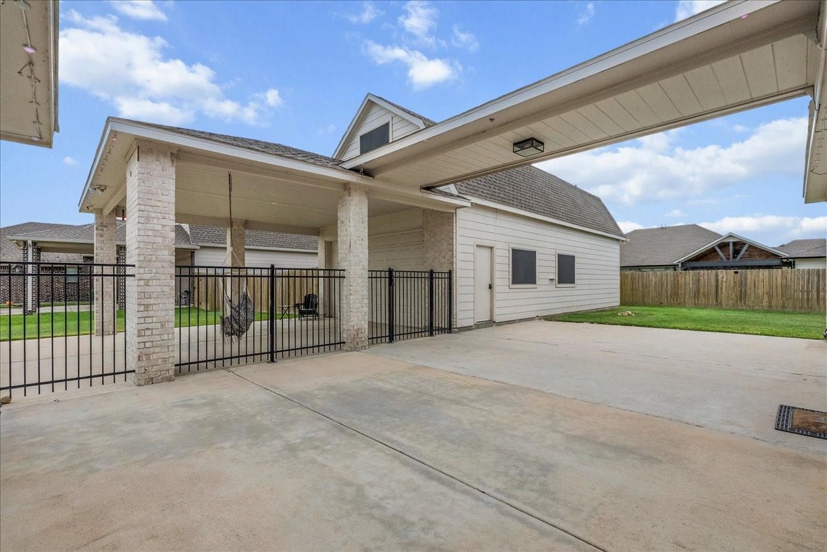 3310 Bastian Road, Dickinson, TX 77539 3310 Bastian Road, Dickinson, TX 77539