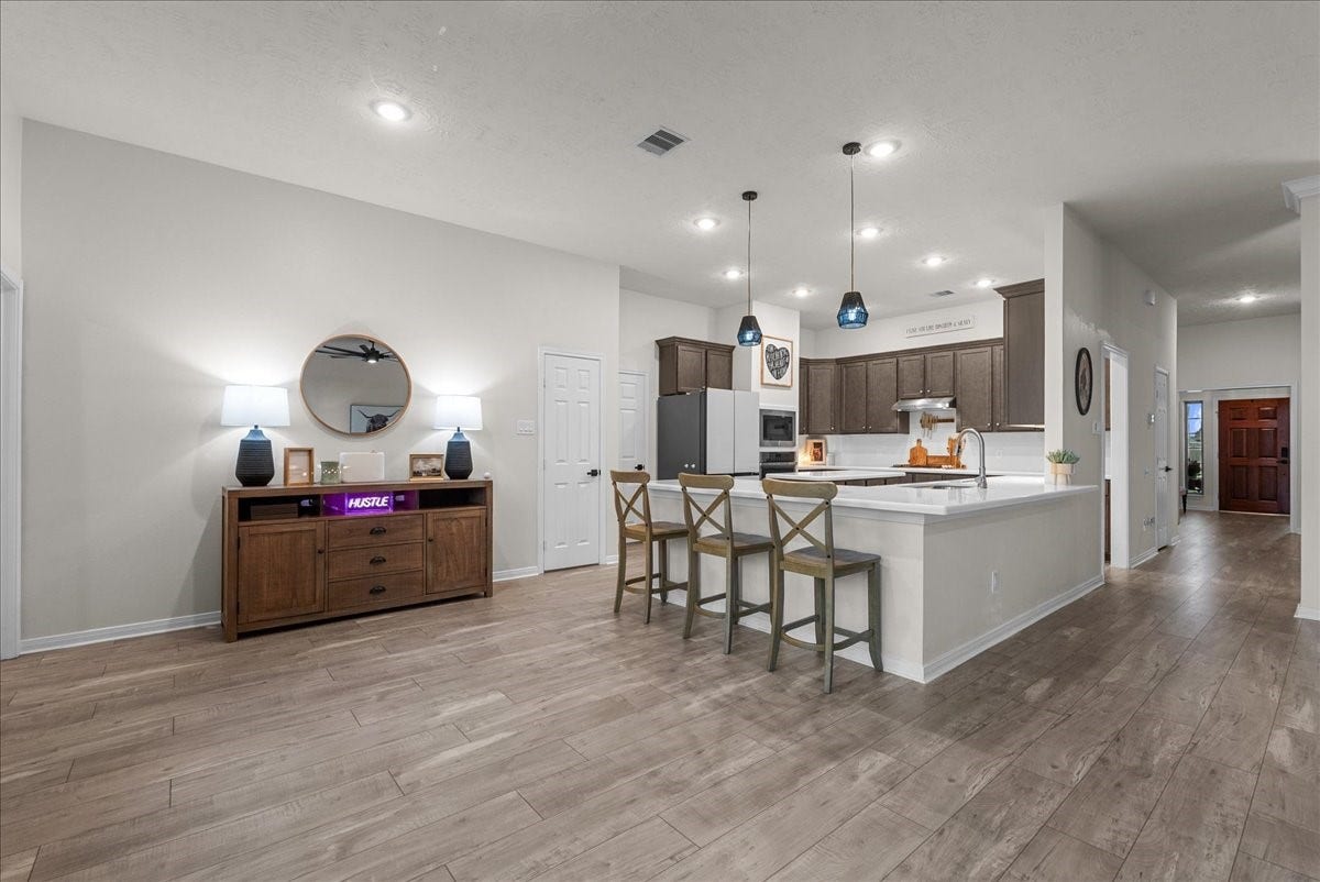 3310 Bastian Road, Dickinson, TX 77539 3310 Bastian Road, Dickinson, TX 77539