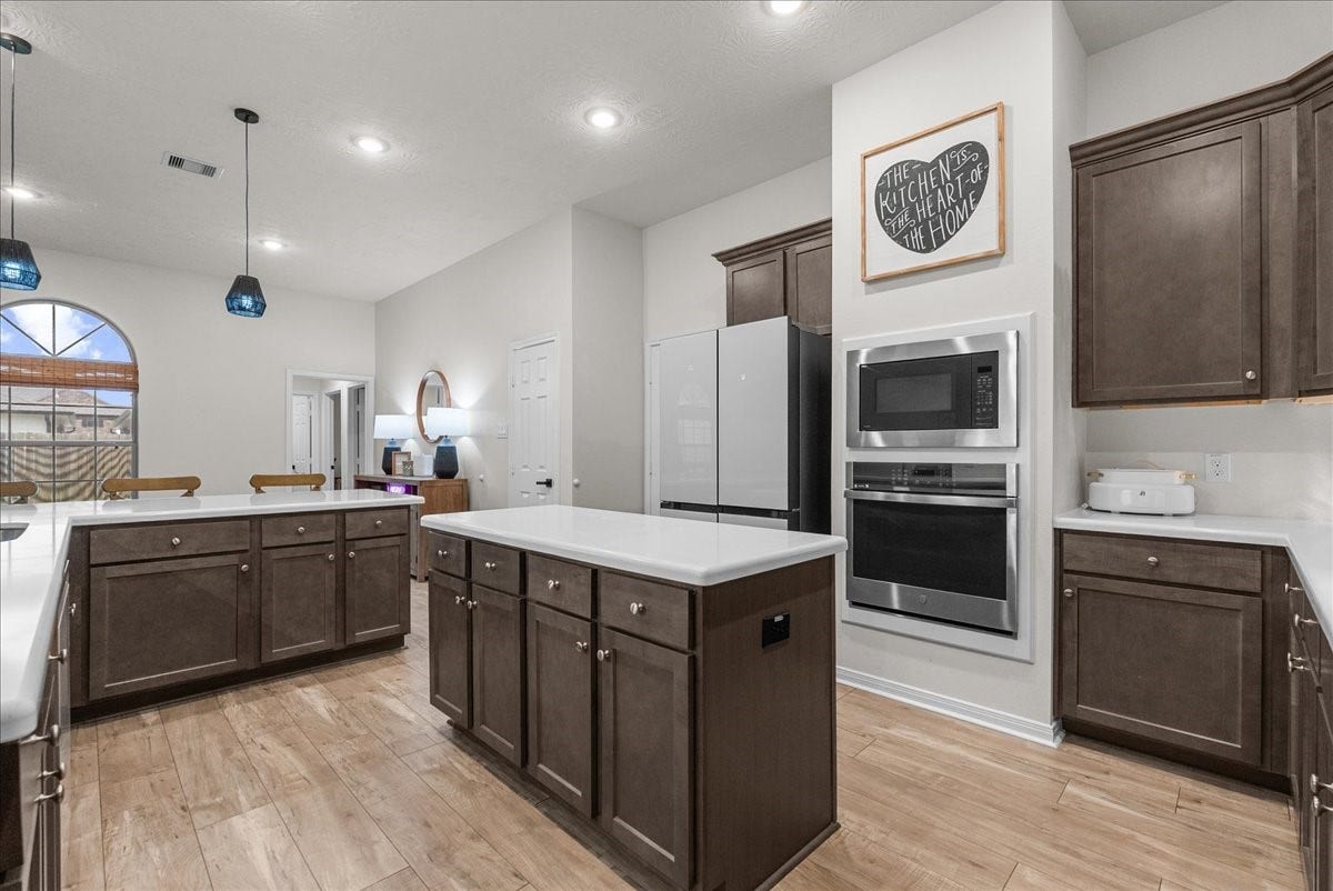 3310 Bastian Road, Dickinson, TX 77539 3310 Bastian Road, Dickinson, TX 77539