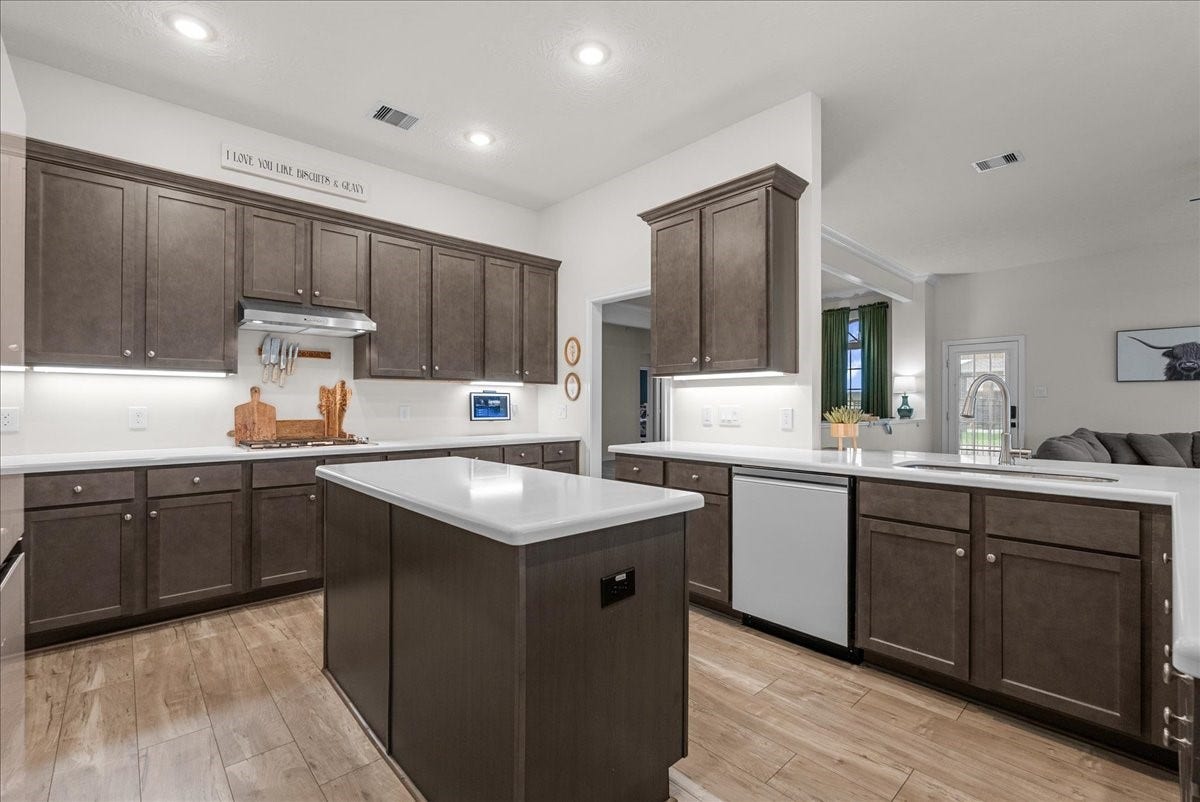 3310 Bastian Road, Dickinson, TX 77539 3310 Bastian Road, Dickinson, TX 77539