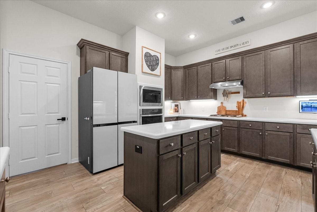 3310 Bastian Road, Dickinson, TX 77539 3310 Bastian Road, Dickinson, TX 77539