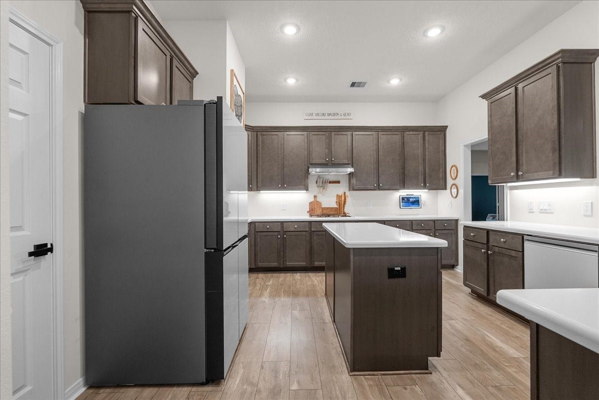 3310 Bastian Road, Dickinson, TX 77539 3310 Bastian Road, Dickinson, TX 77539